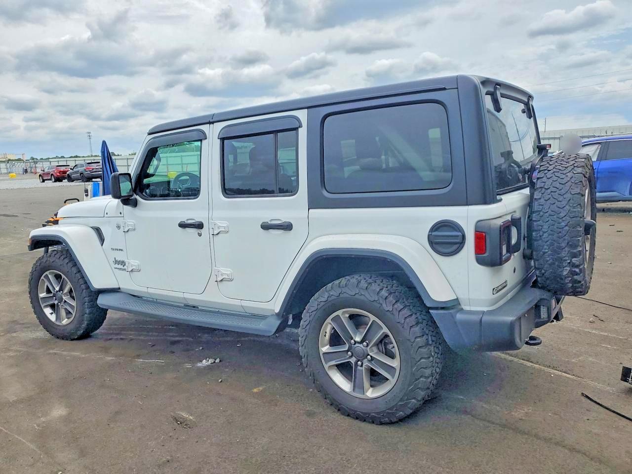 2019 JEEP WRANGLER UNLIMITED SAHARA photo 3