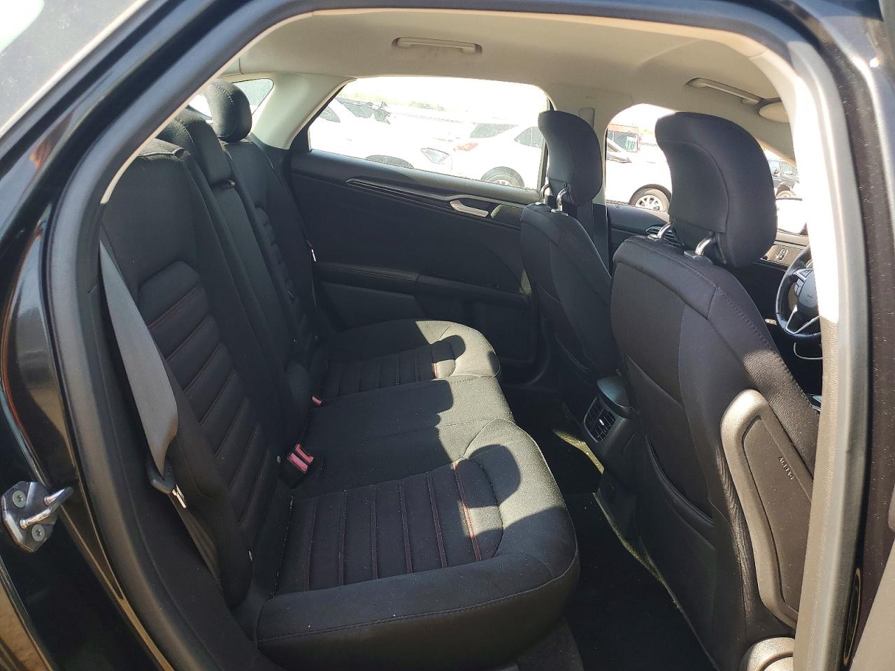 2013 FORD FUSION SE photo 19