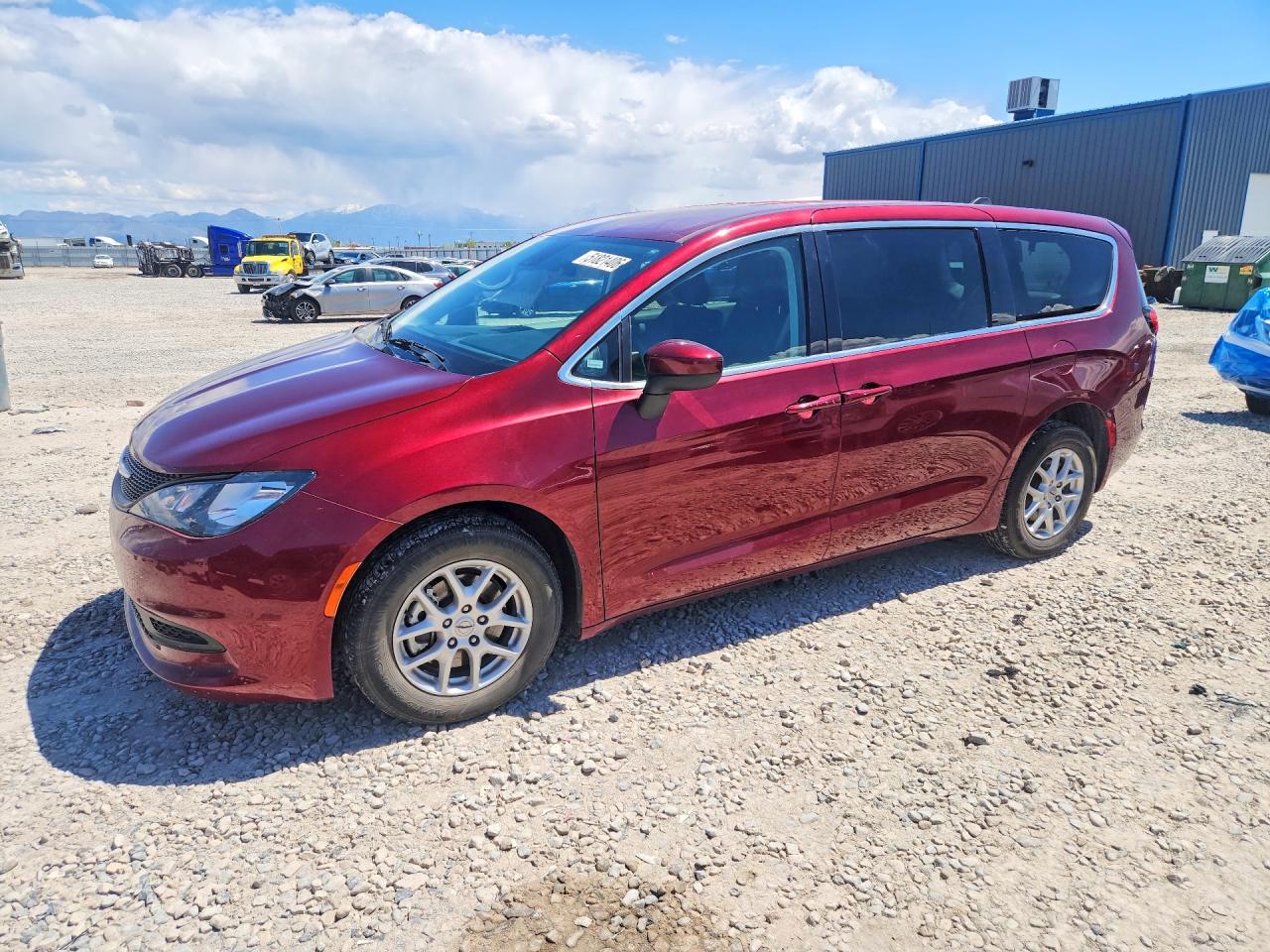 2023 CHRYSLER VOYAGER