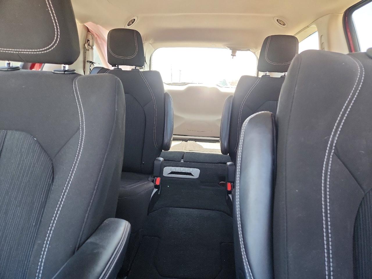 2023 CHRYSLER VOYAGER LX photo 10