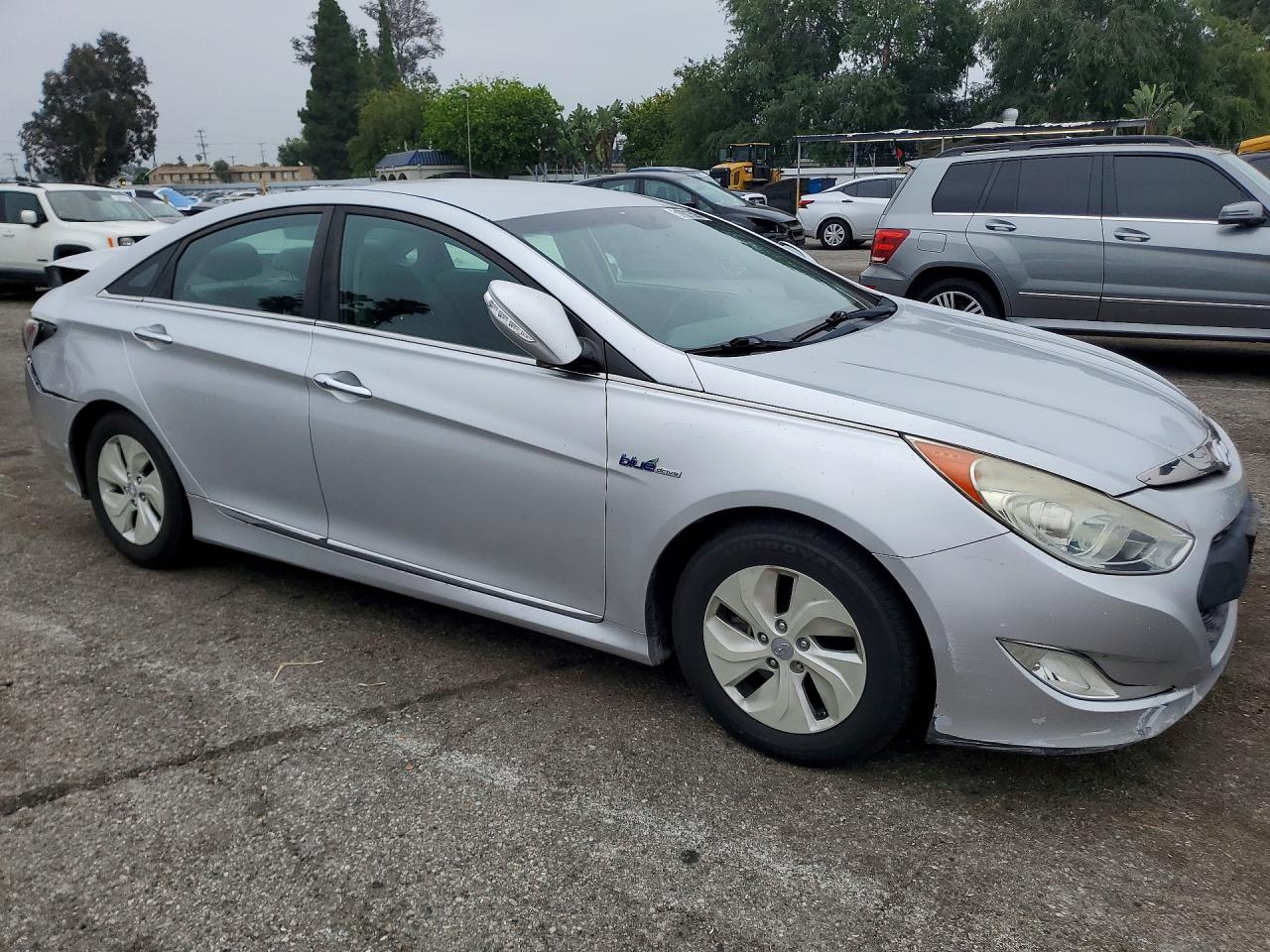 2013 HYUNDAI SONATA HYBRID photo 4