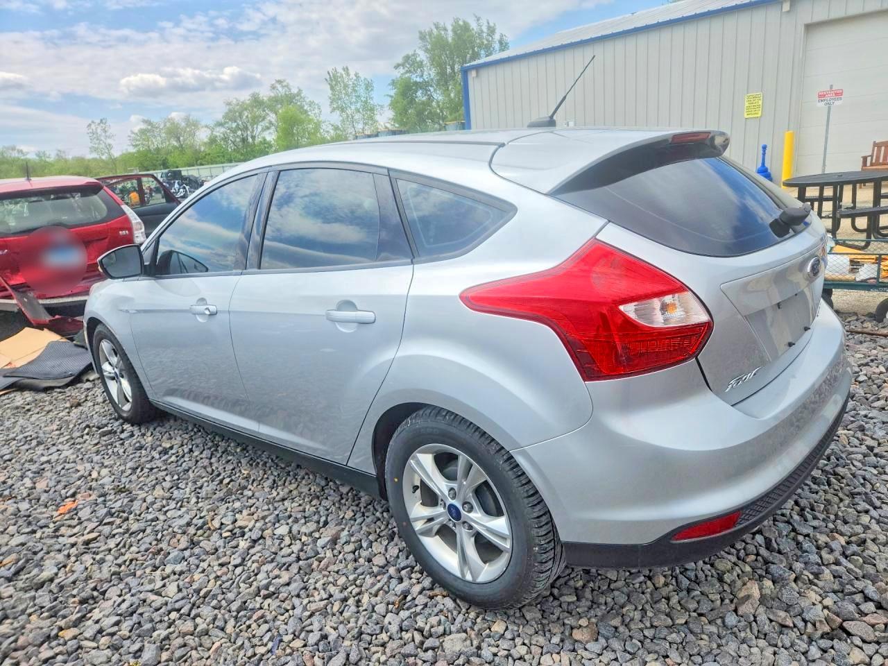 2014 FORD FOCUS SE photo 3
