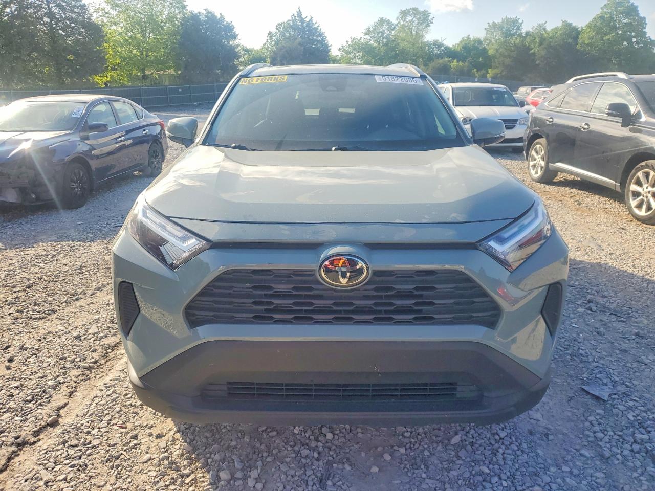 2022 TOYOTA RAV4 XLE photo 9