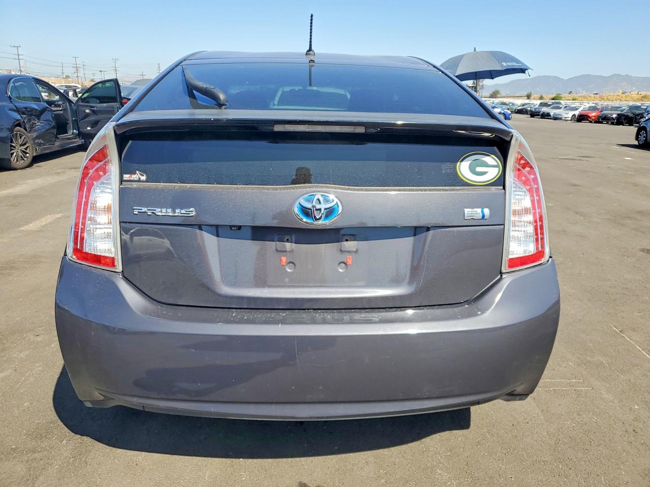 2015 TOYOTA PRIUS TWO photo 6