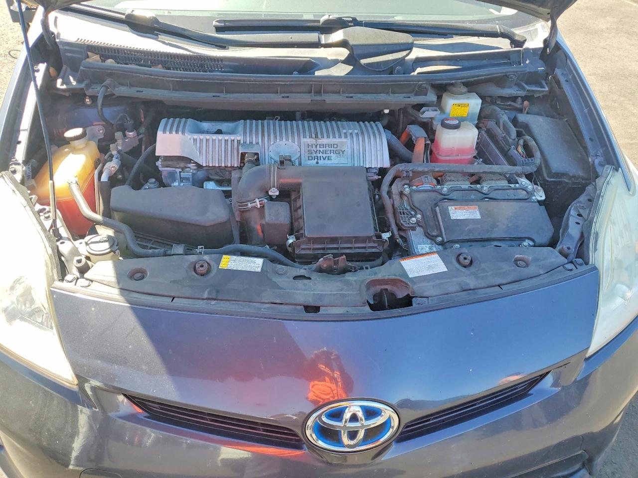 2015 TOYOTA PRIUS TWO photo 11