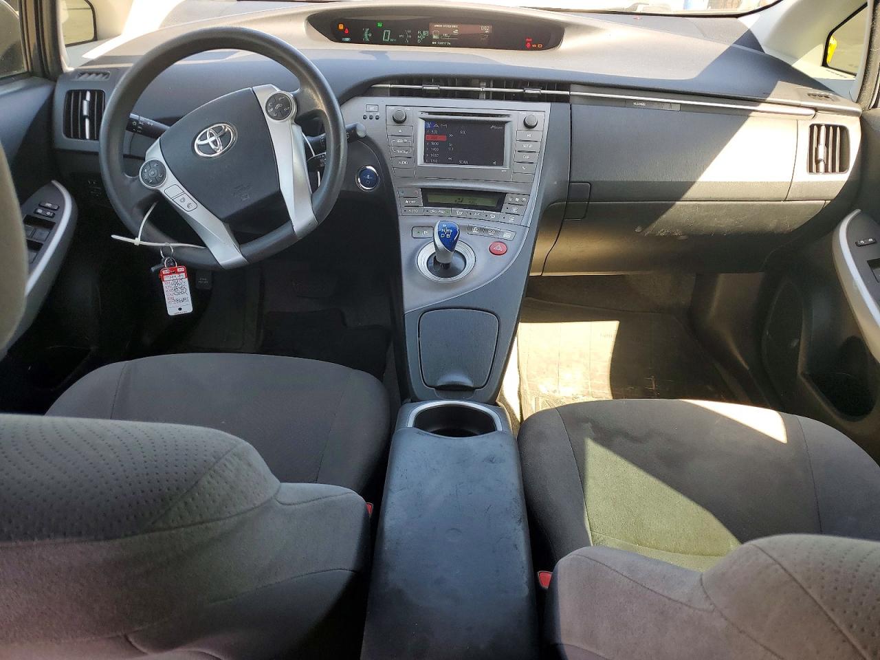 2015 TOYOTA PRIUS TWO photo 8