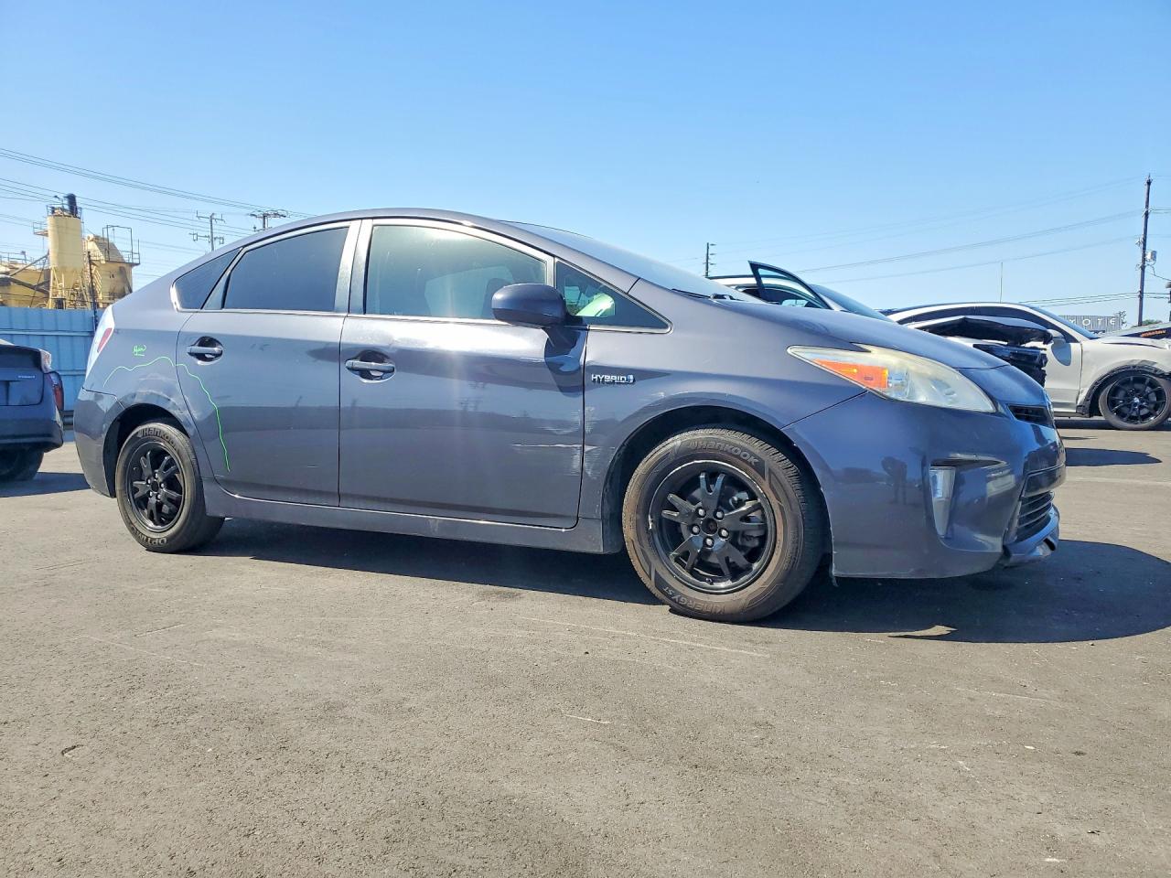 2015 TOYOTA PRIUS TWO photo 4