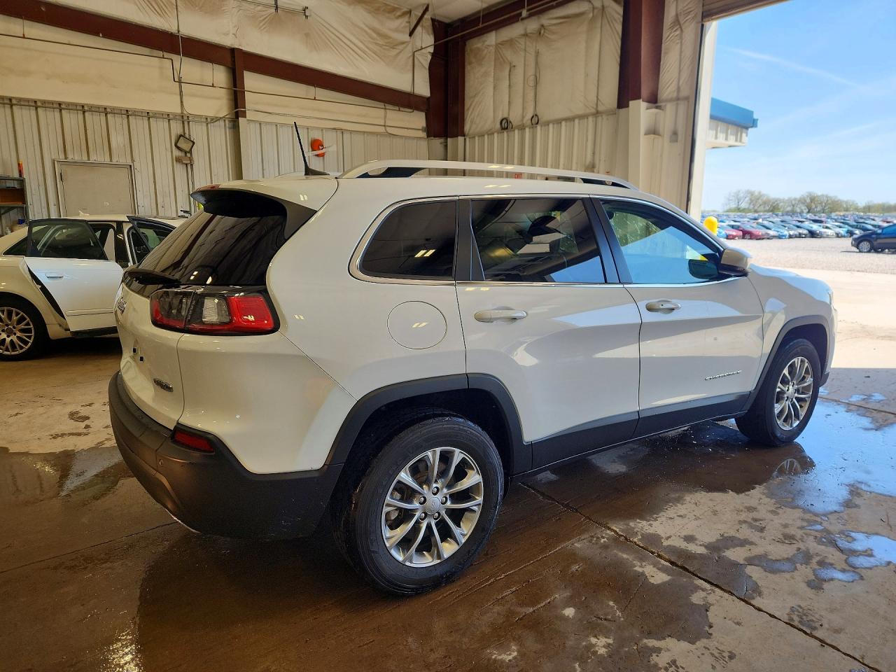 2021 JEEP CHEROKEE LATITUDE LUX photo 3