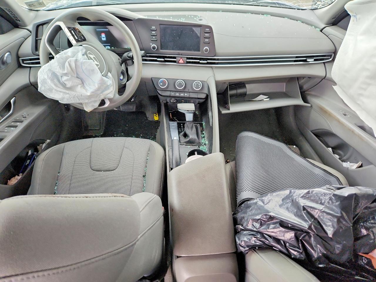 2024 HYUNDAI ELANTRA SE photo 15