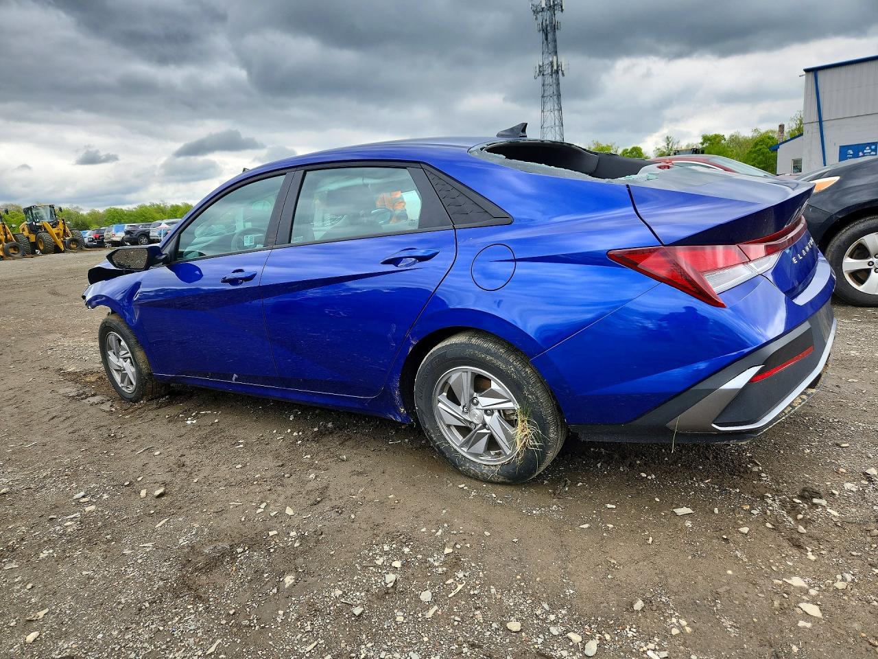 2024 HYUNDAI ELANTRA SE photo 3