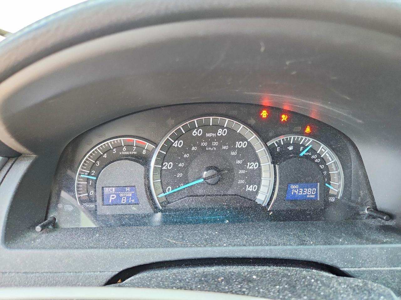 2013 TOYOTA CAMRY SE photo 25