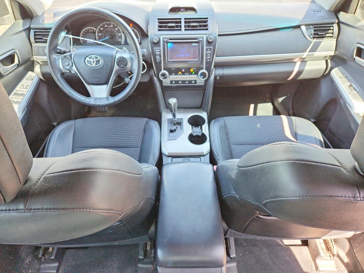 2013 TOYOTA CAMRY SE photo 22