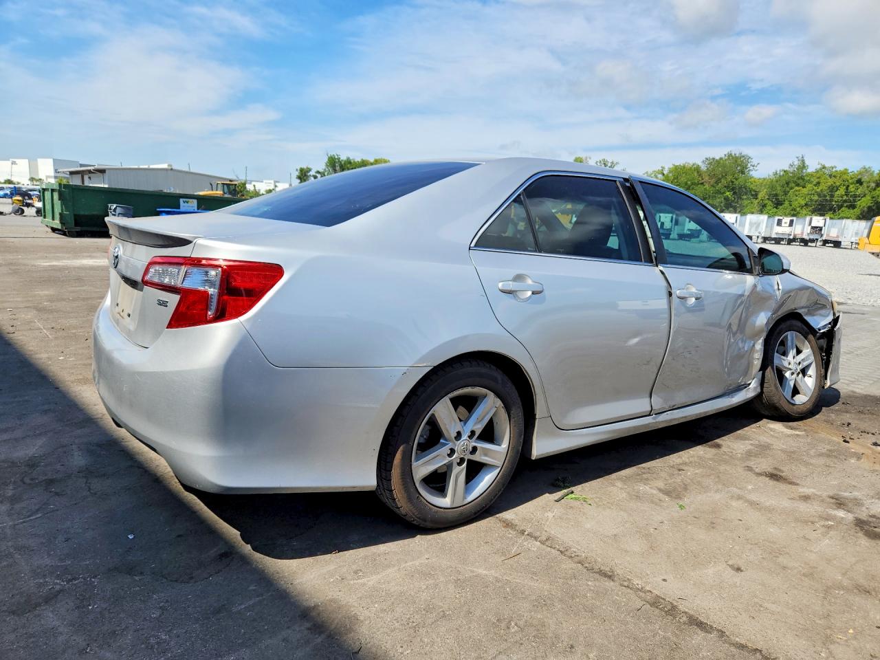 2013 TOYOTA CAMRY SE photo 7