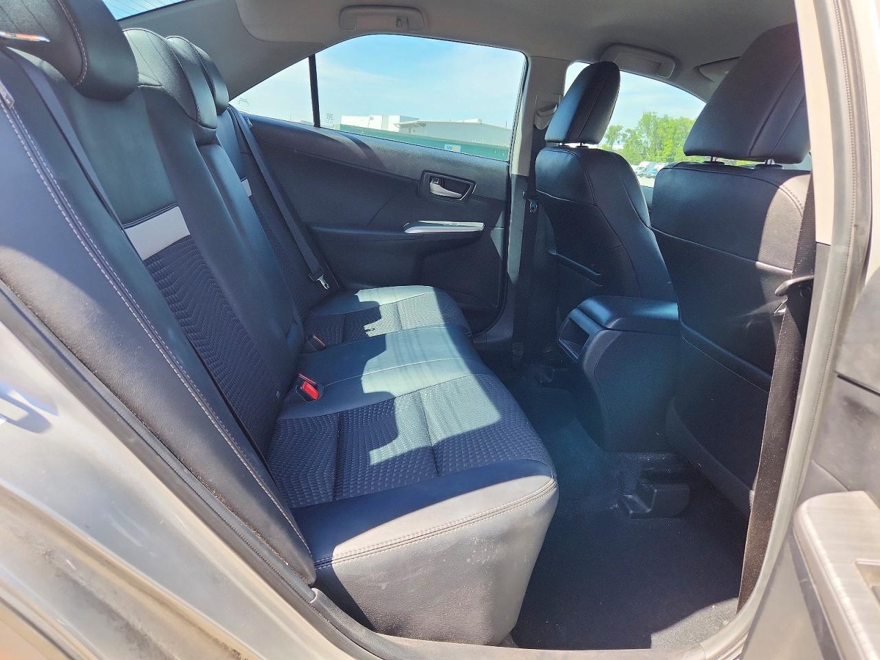 2013 TOYOTA CAMRY SE photo 28