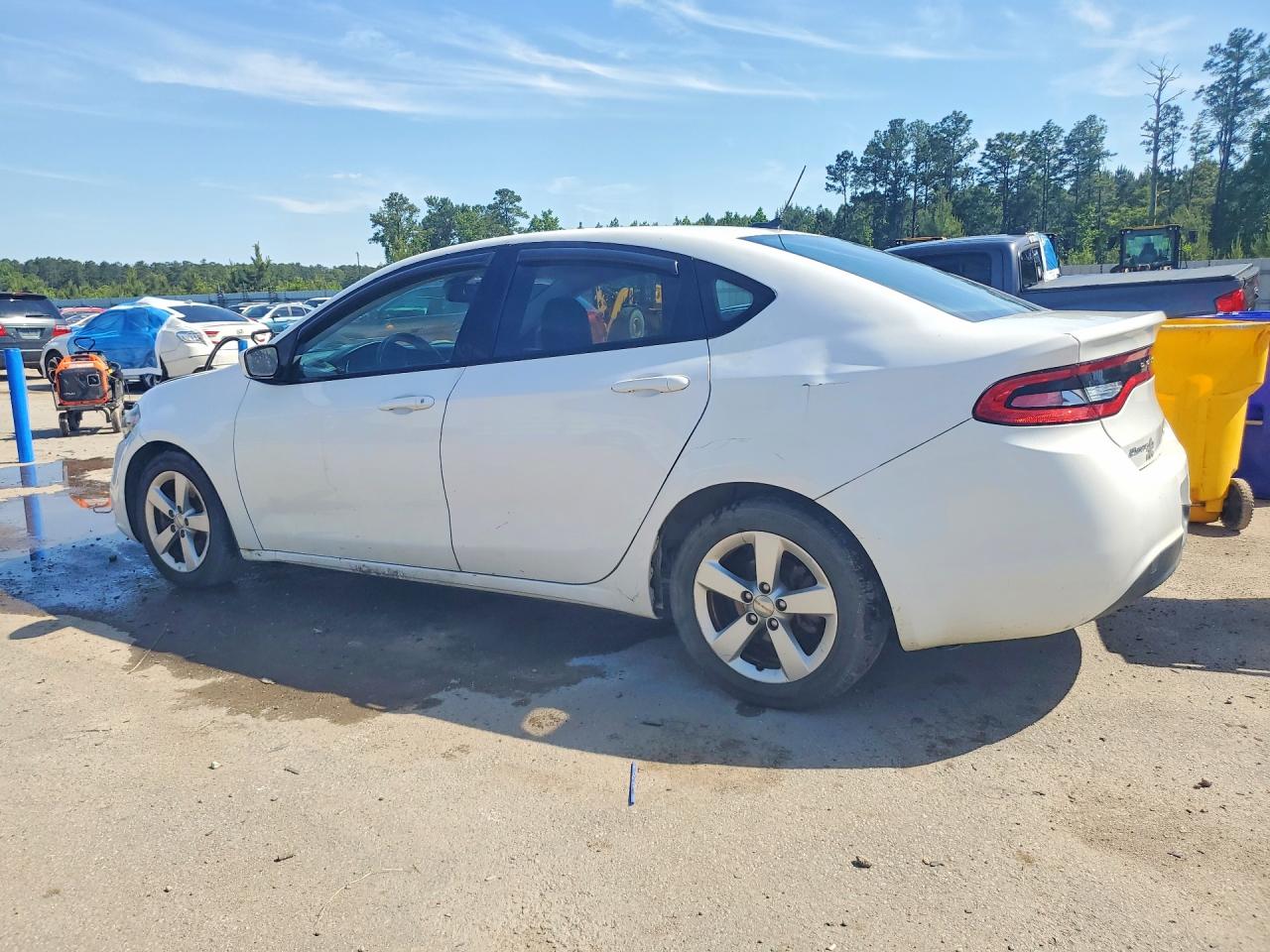2015 DODGE DART SXT photo 2