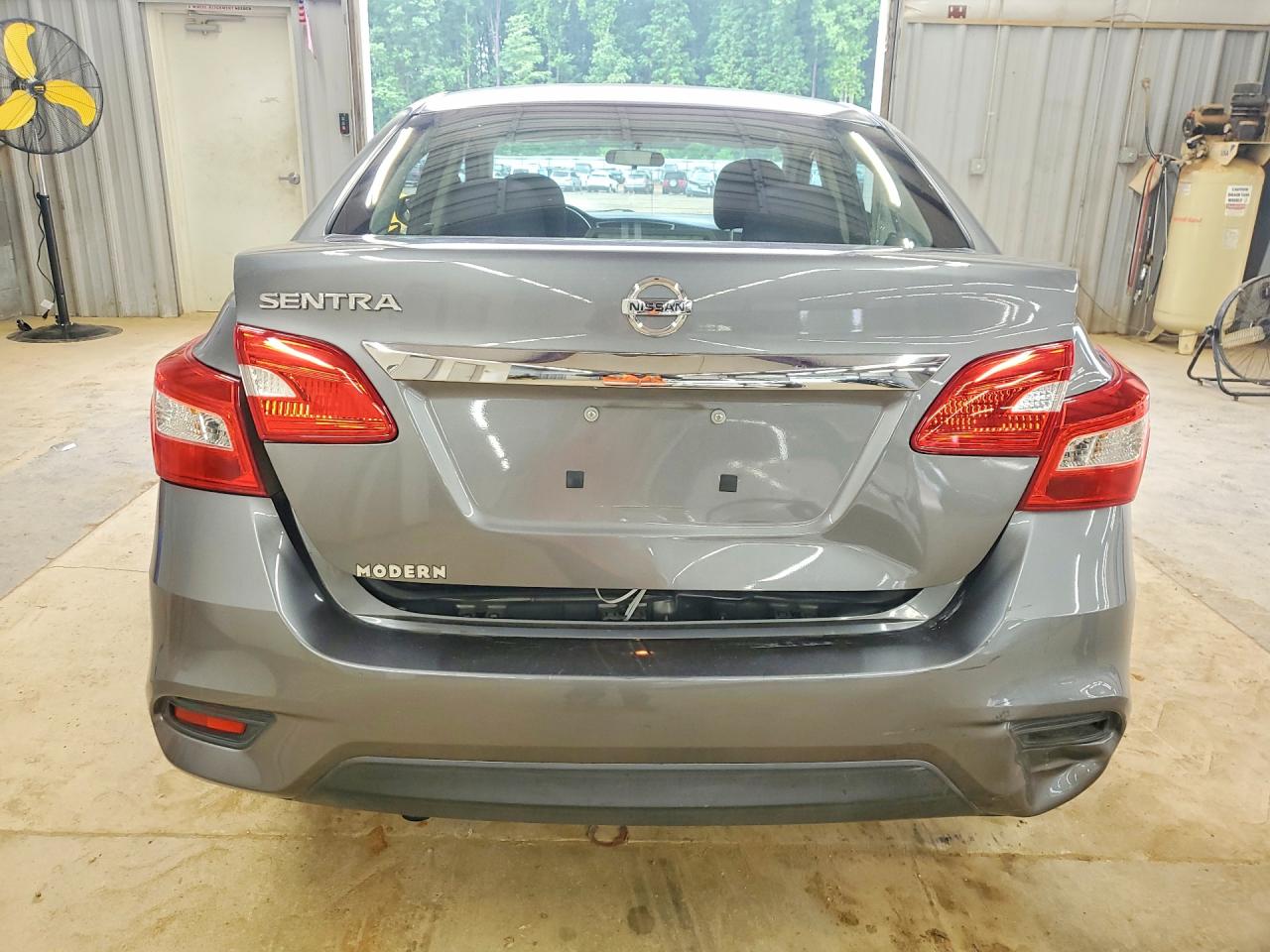 2016 NISSAN SENTRA S photo 6