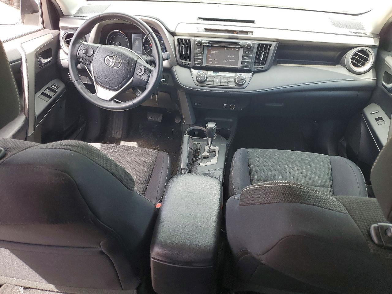 2016 TOYOTA RAV4 XLE photo 22
