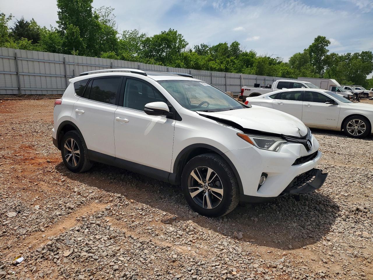 2016 TOYOTA RAV4 XLE photo 10