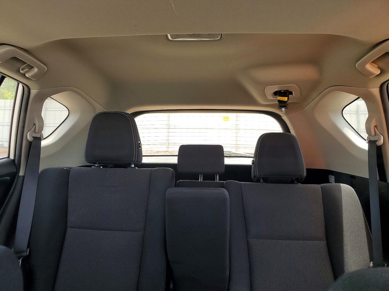 2016 TOYOTA RAV4 XLE photo 28