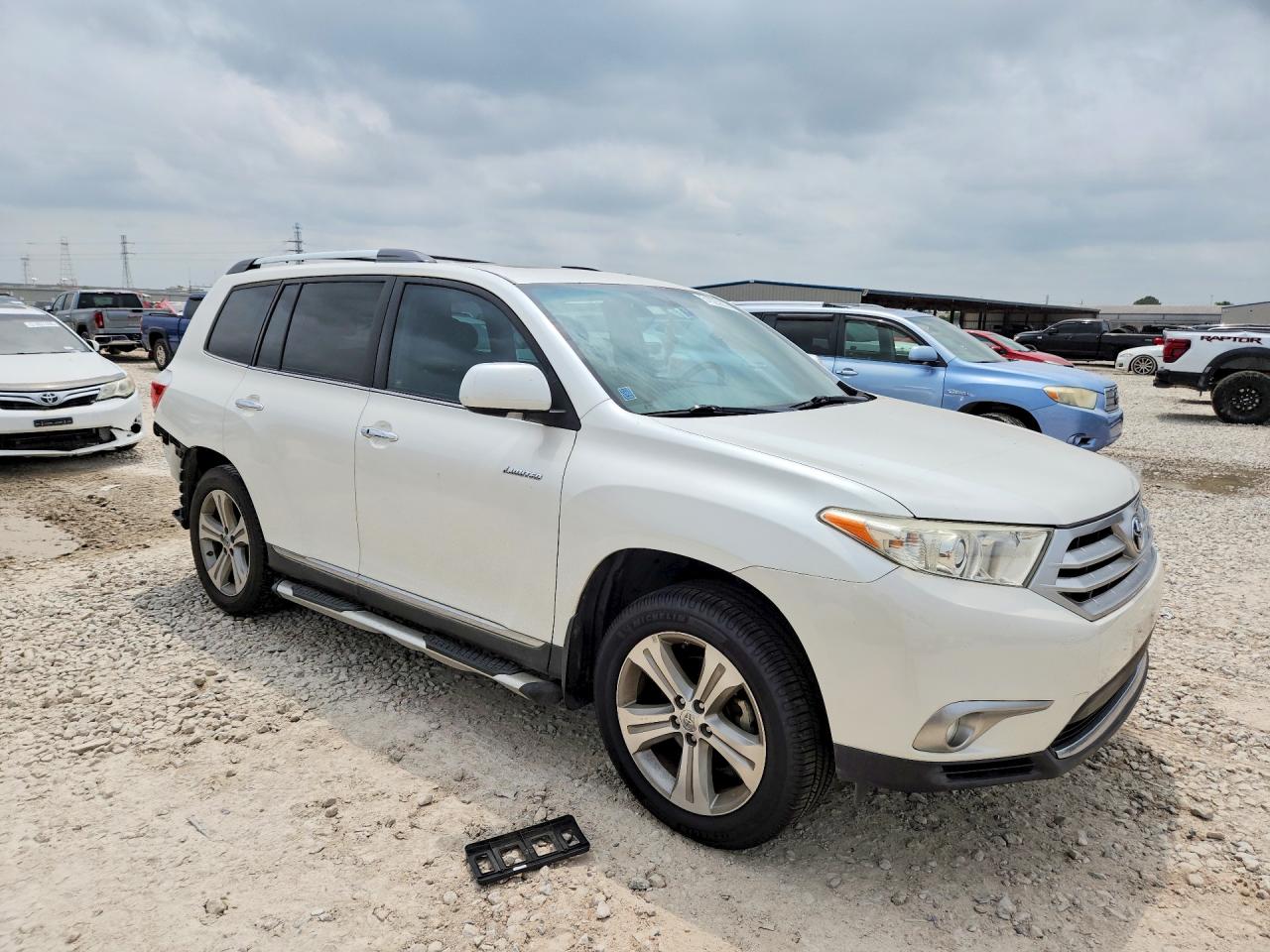 2013 TOYOTA HIGHLANDER LIMITED photo 10