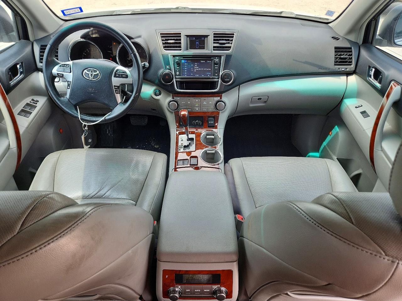 2013 TOYOTA HIGHLANDER LIMITED photo 22