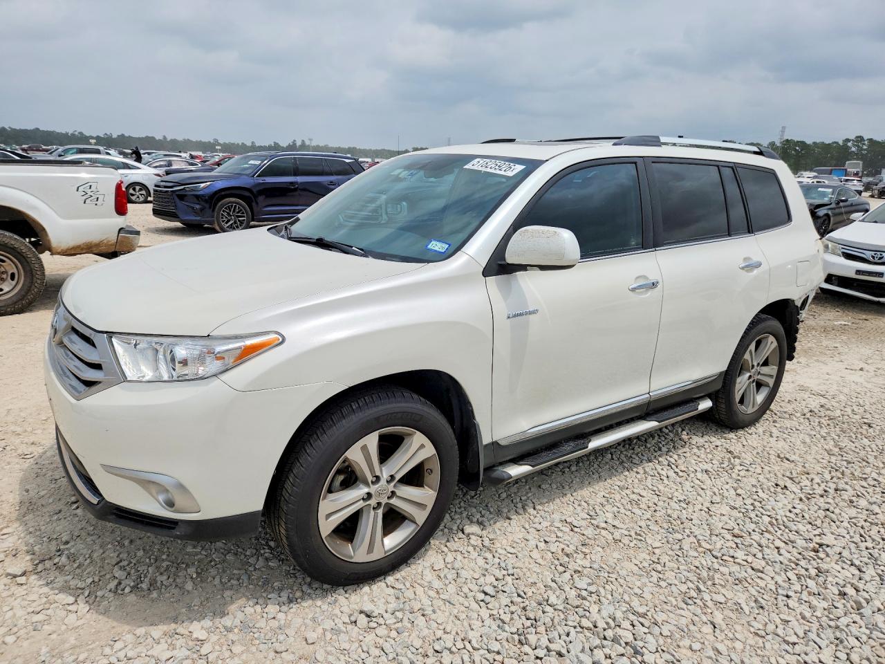 2013 TOYOTA HIGHLANDER