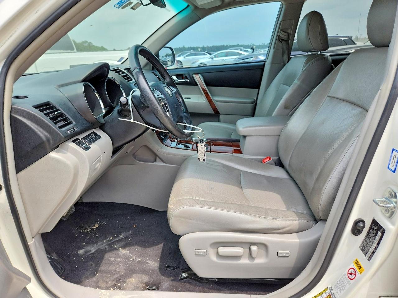 2013 TOYOTA HIGHLANDER LIMITED photo 19