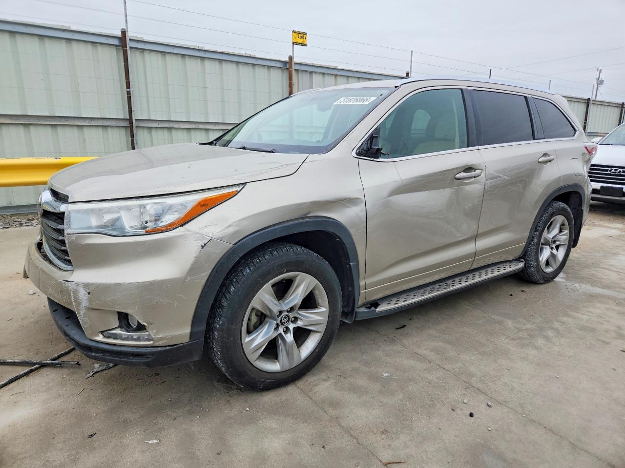 2016 TOYOTA HIGHLANDER