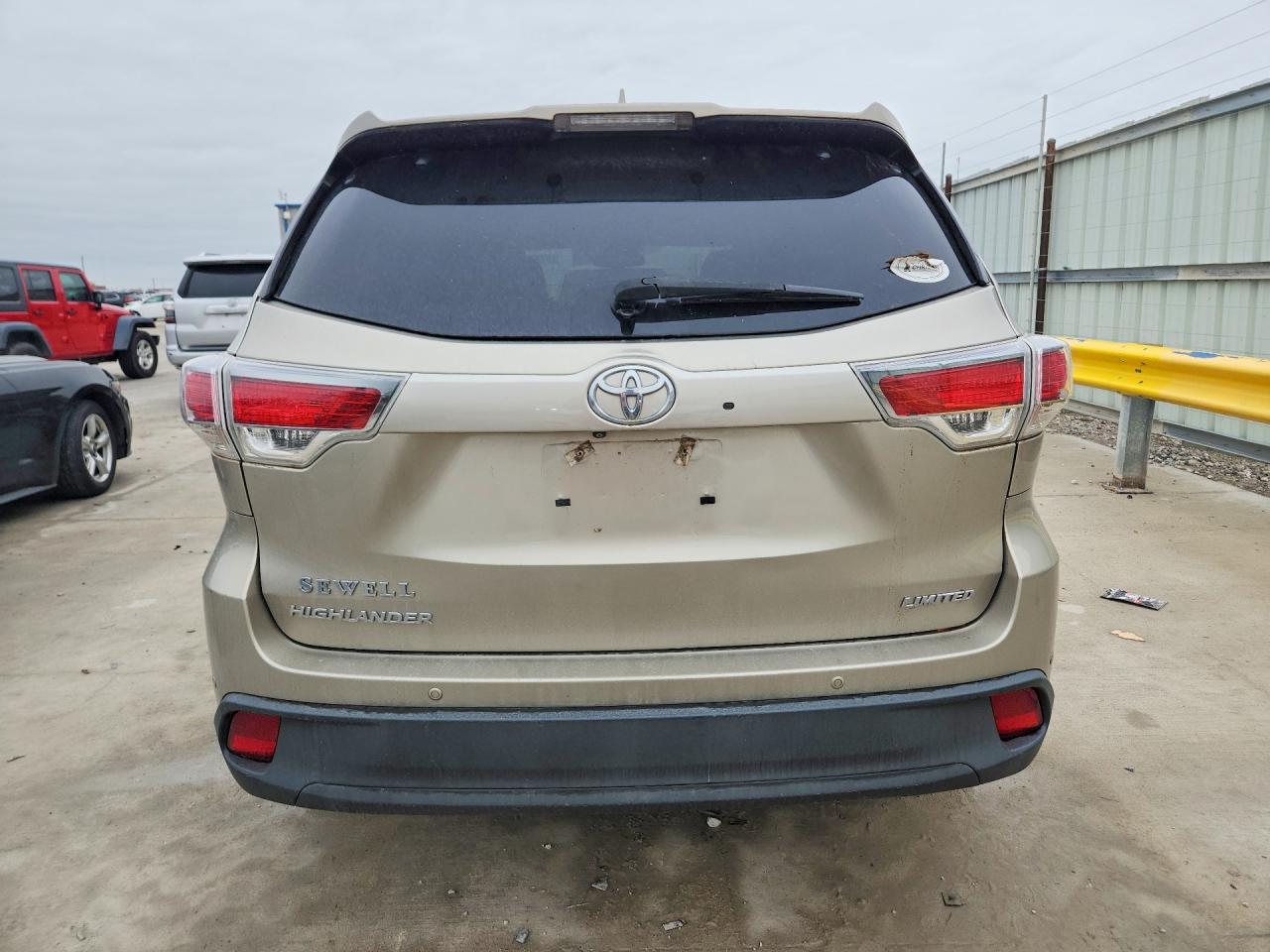 2016 TOYOTA HIGHLANDER LIMITED photo 11