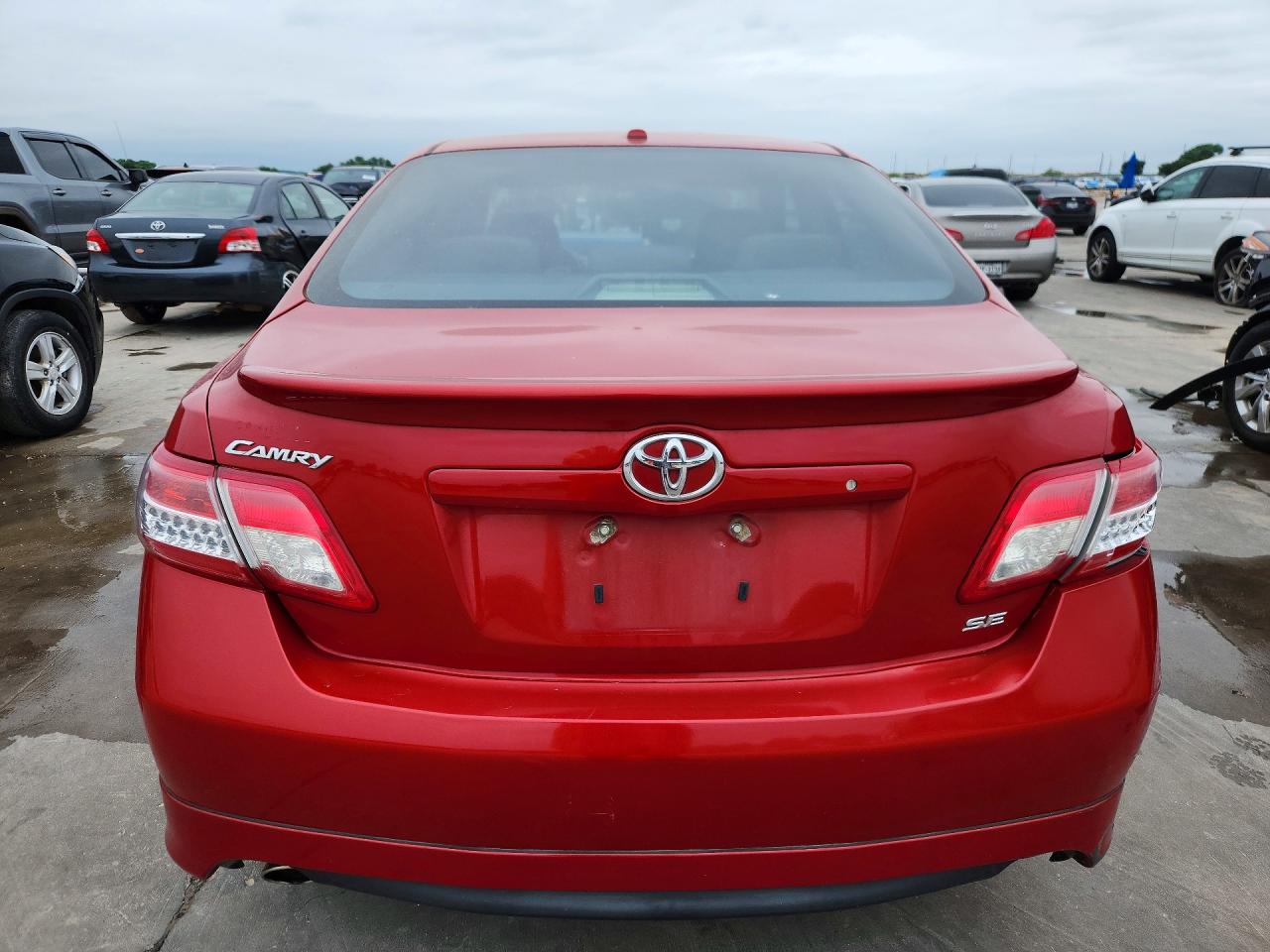 2010 TOYOTA CAMRY SE photo 16