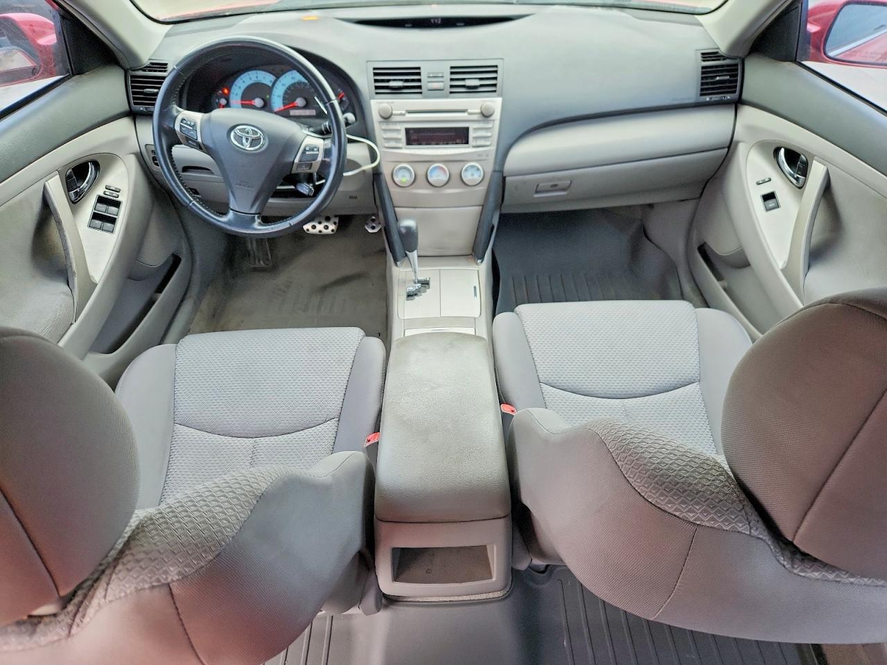 2010 TOYOTA CAMRY SE photo 22