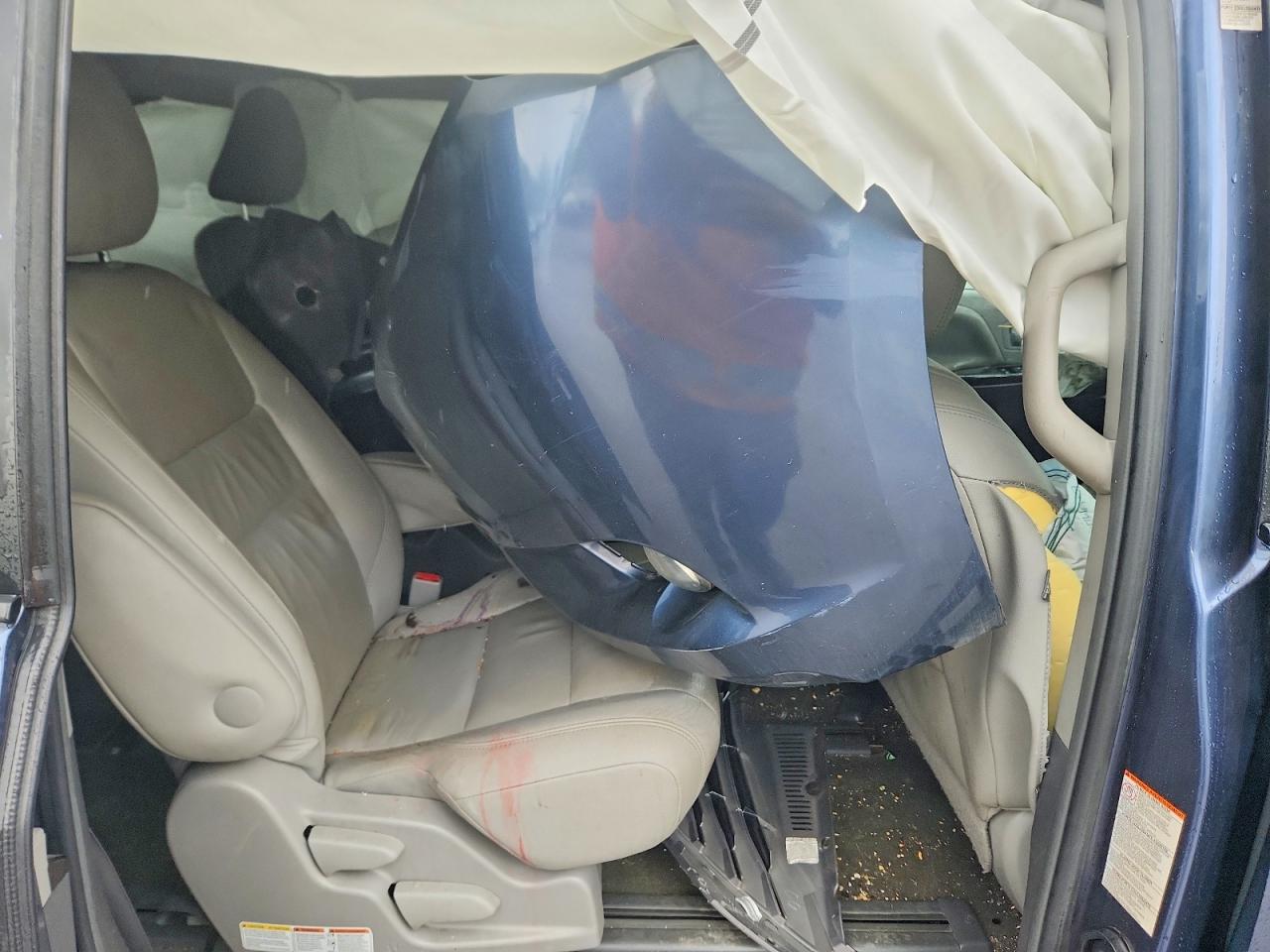 2017 TOYOTA SIENNA XLE PREMIUM 7-PASSENGER photo 21