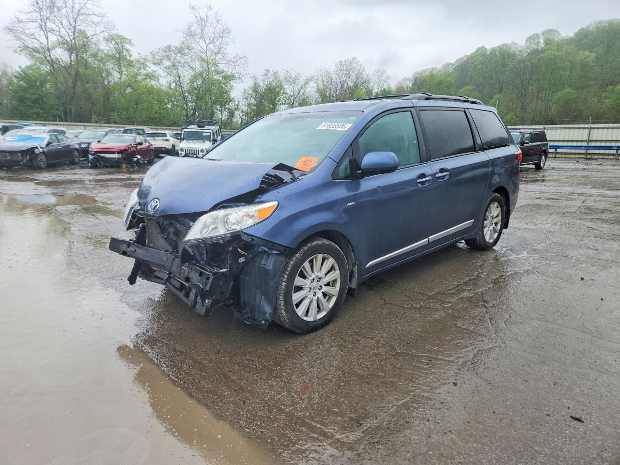2017 TOYOTA SIENNA