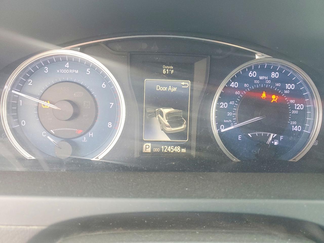 2016 TOYOTA CAMRY LE photo 9