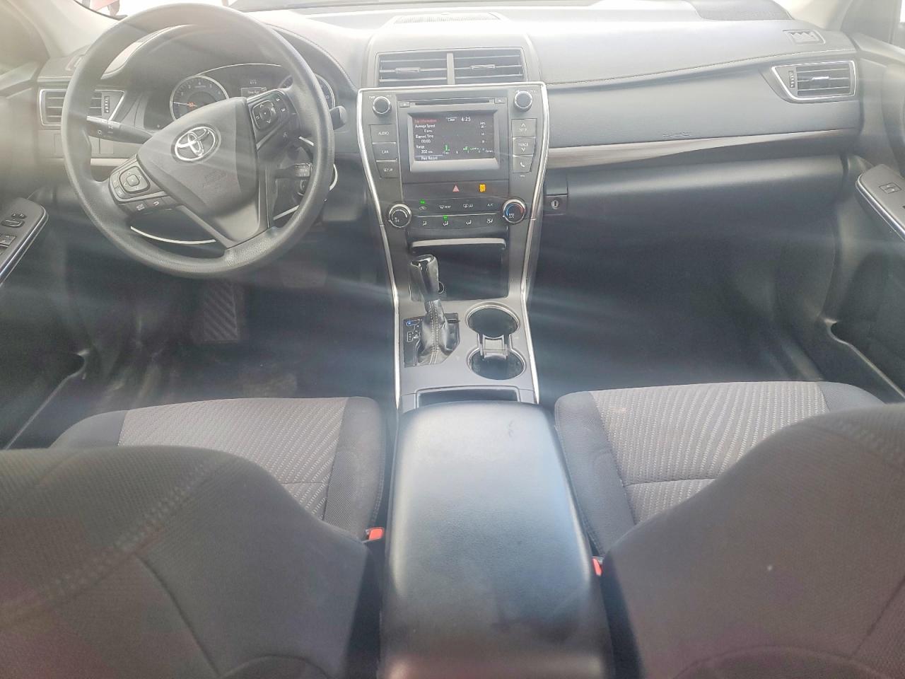 2016 TOYOTA CAMRY LE photo 8
