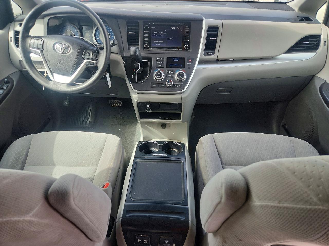 2020 TOYOTA SIENNA LE photo 15