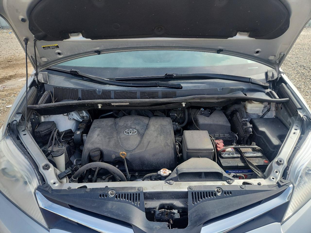 2020 TOYOTA SIENNA LE photo 23