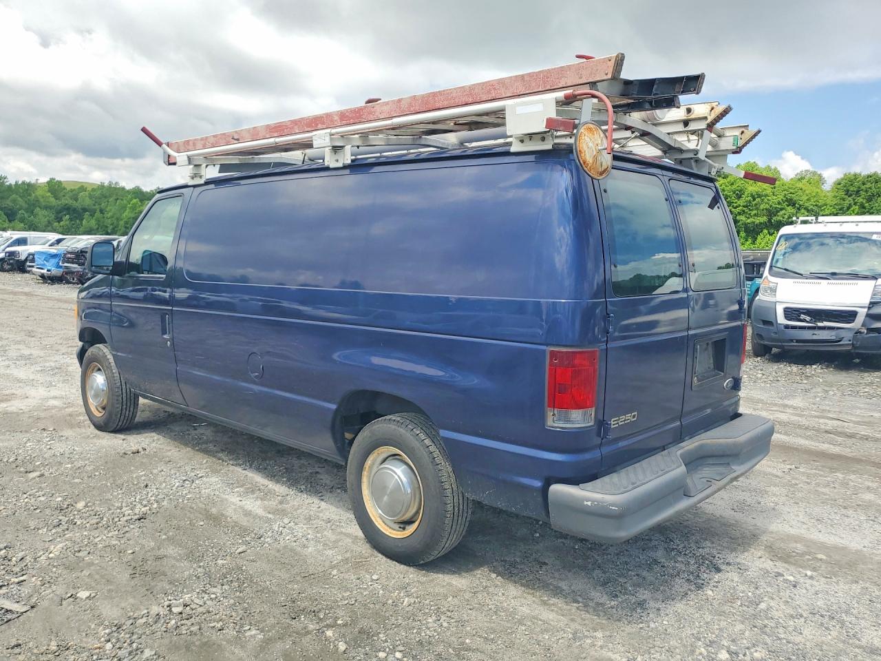 2004 FORD ECONOLINE E250 VAN photo 4