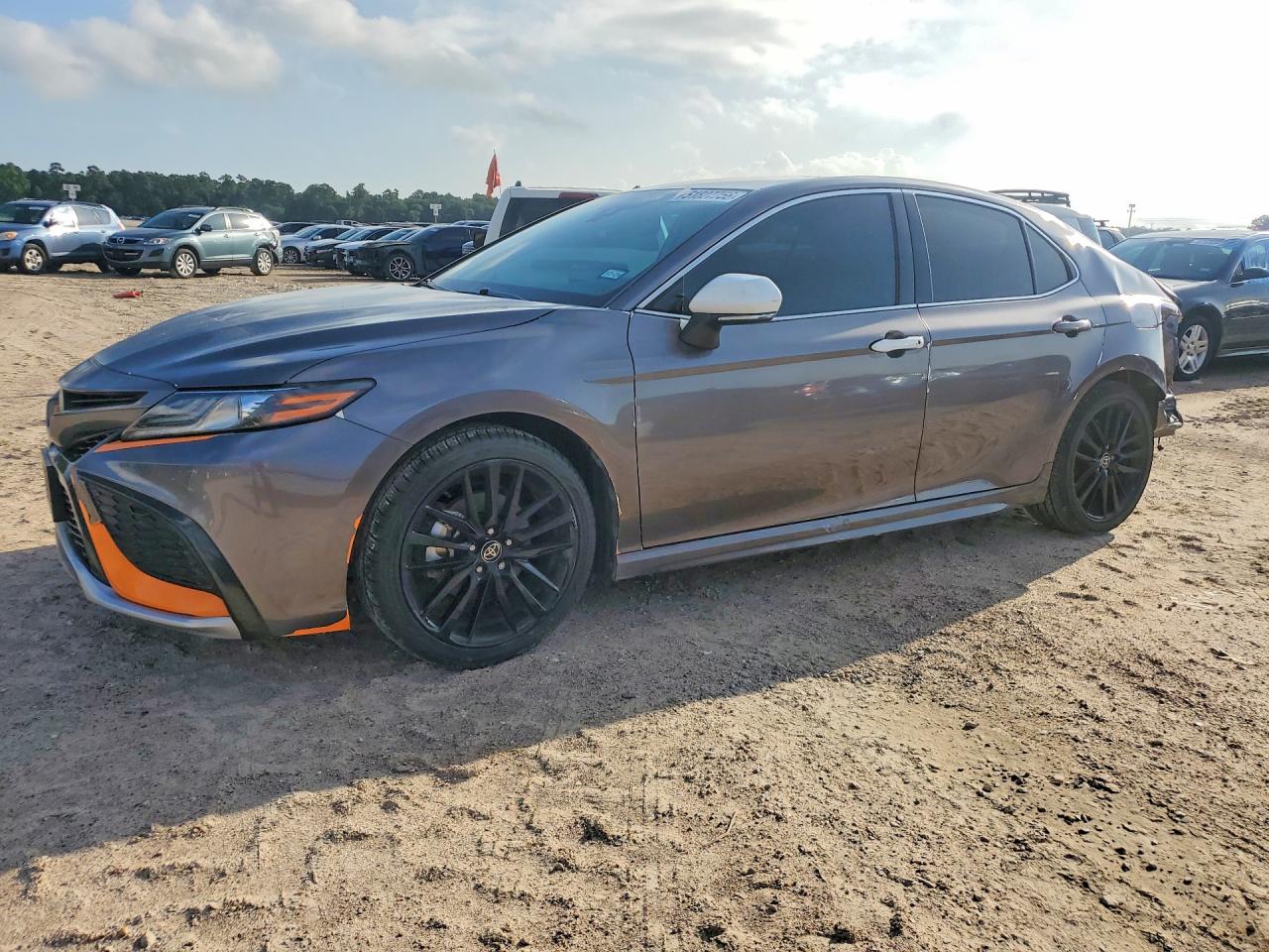 2024 TOYOTA CAMRY