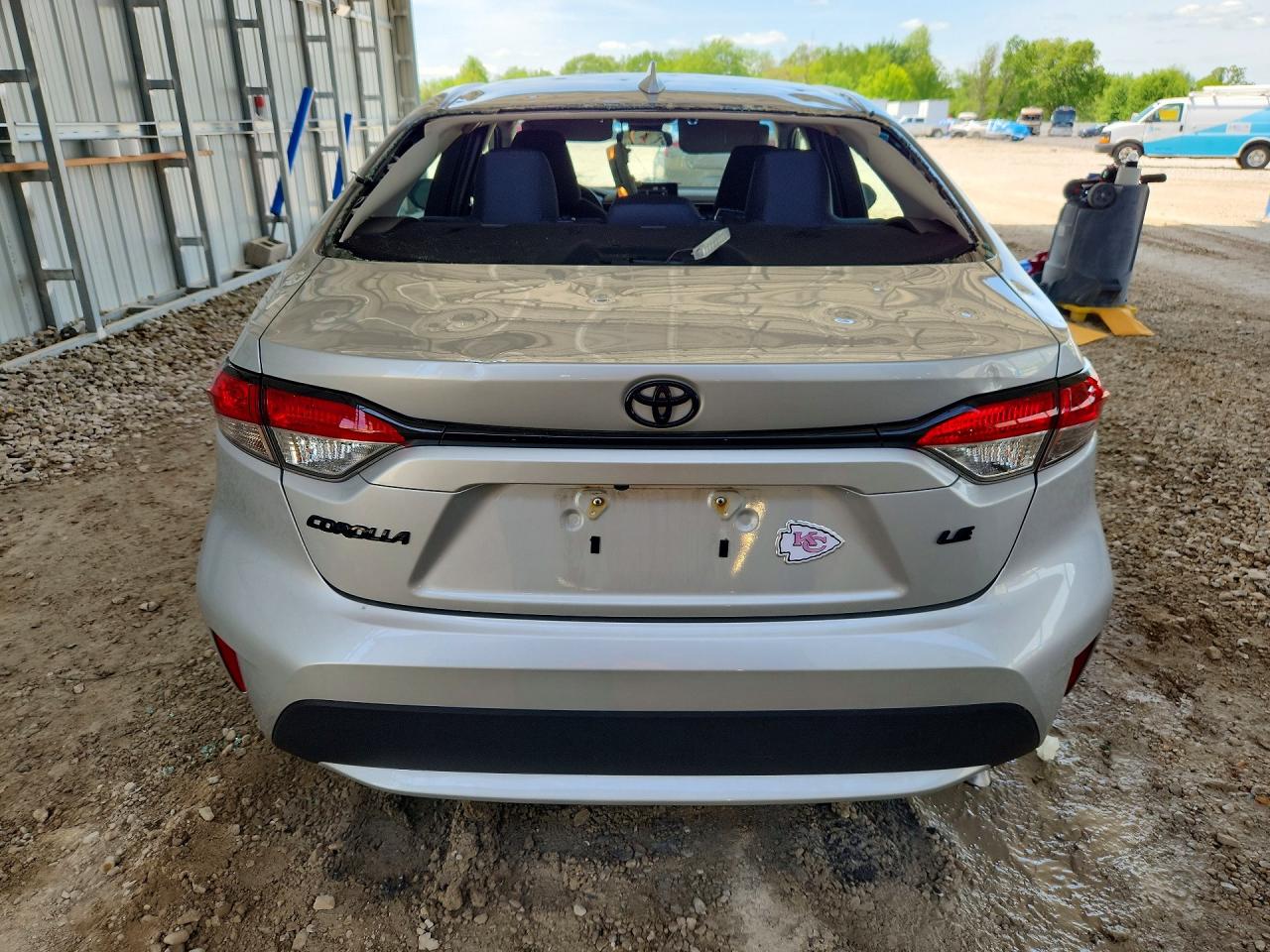 2022 TOYOTA COROLLA LE photo 6