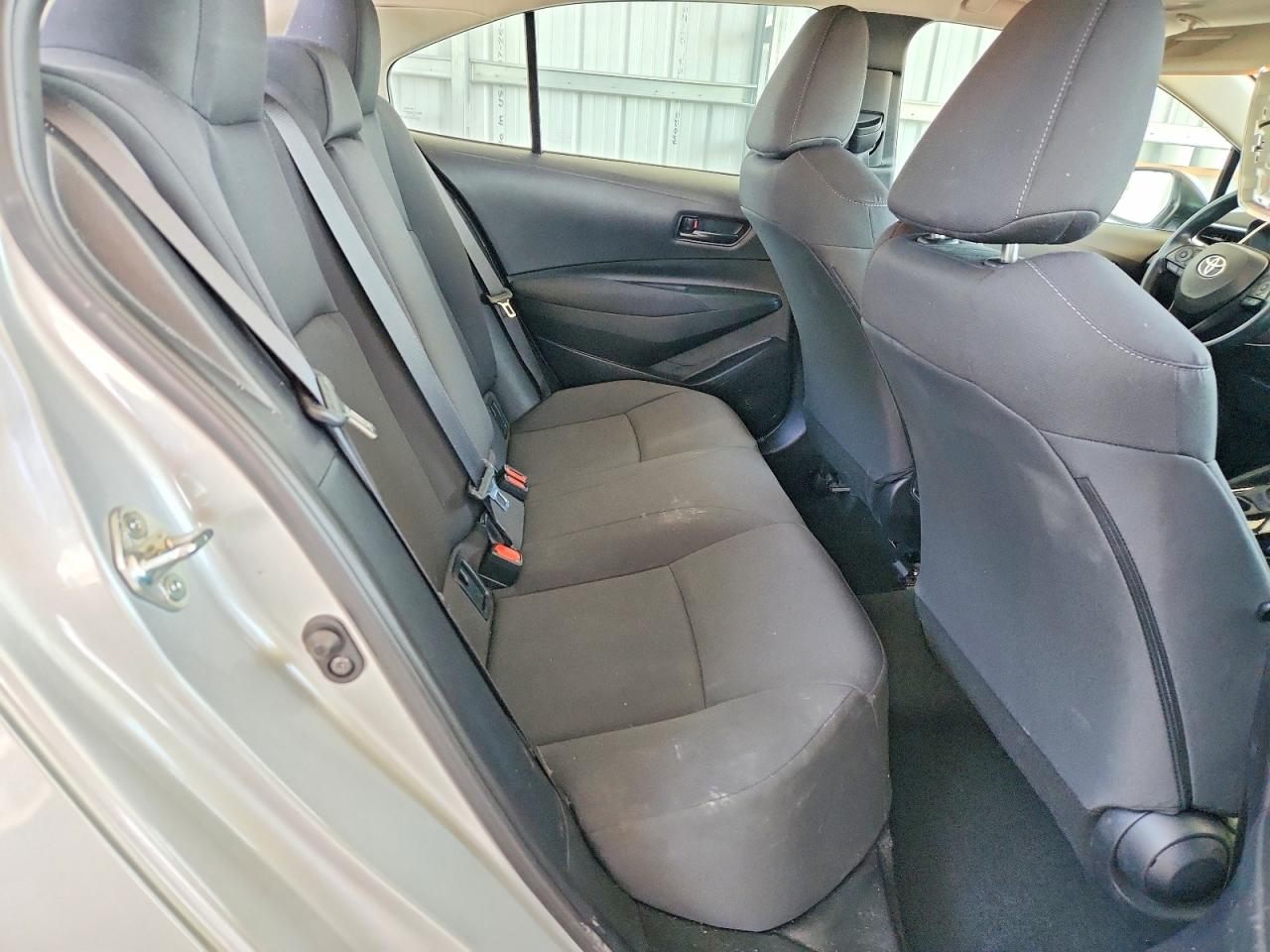 2022 TOYOTA COROLLA LE photo 10