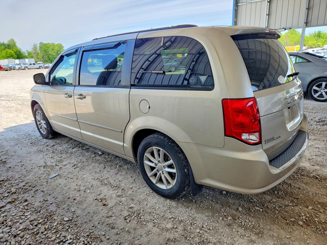2015 DODGE GRAND CARAVAN SXT photo 2