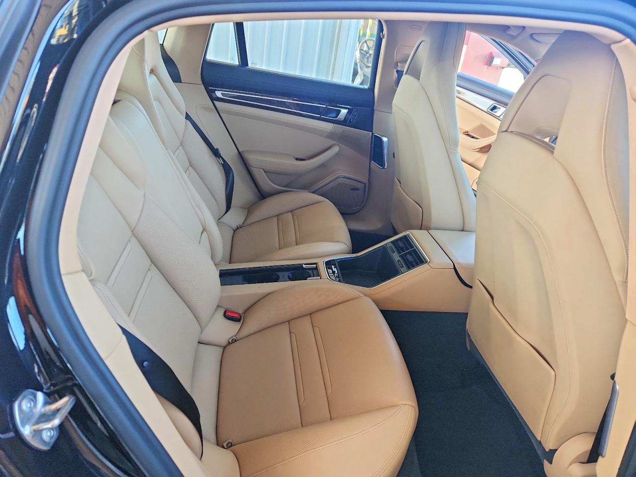 2018 PORSCHE PANAMERA 4 photo 28