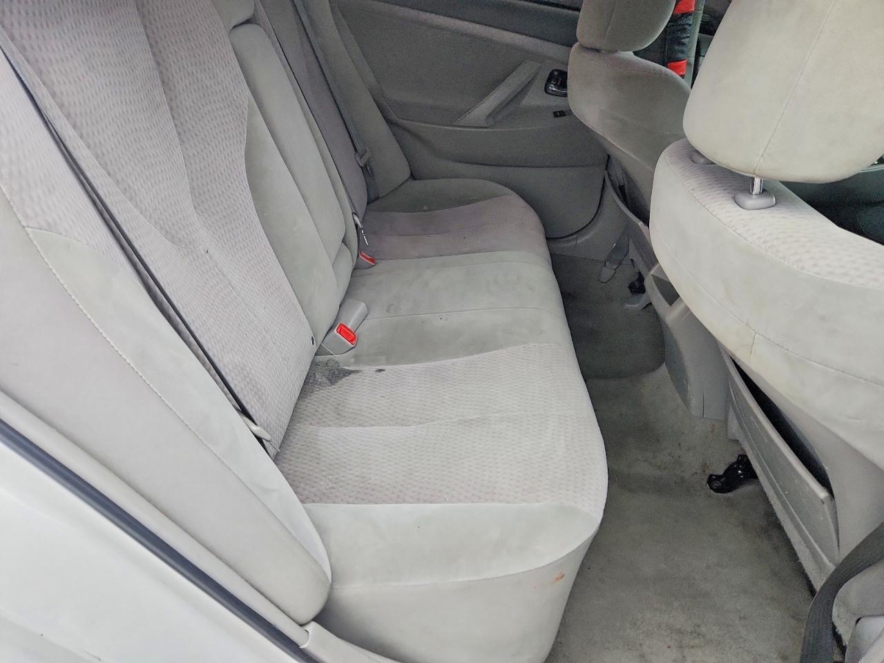 2011 TOYOTA CAMRY LE photo 19