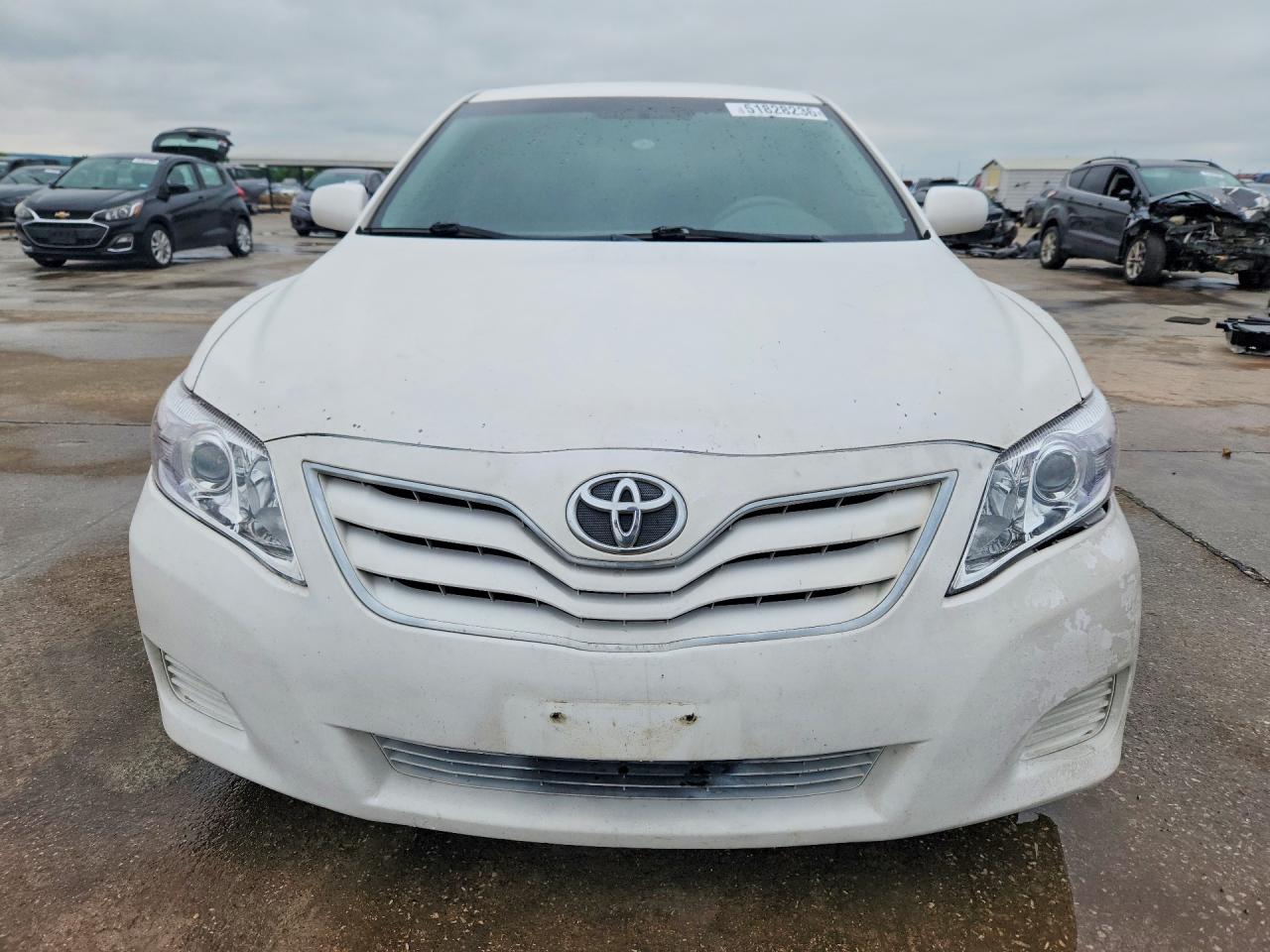 2011 TOYOTA CAMRY LE photo 9