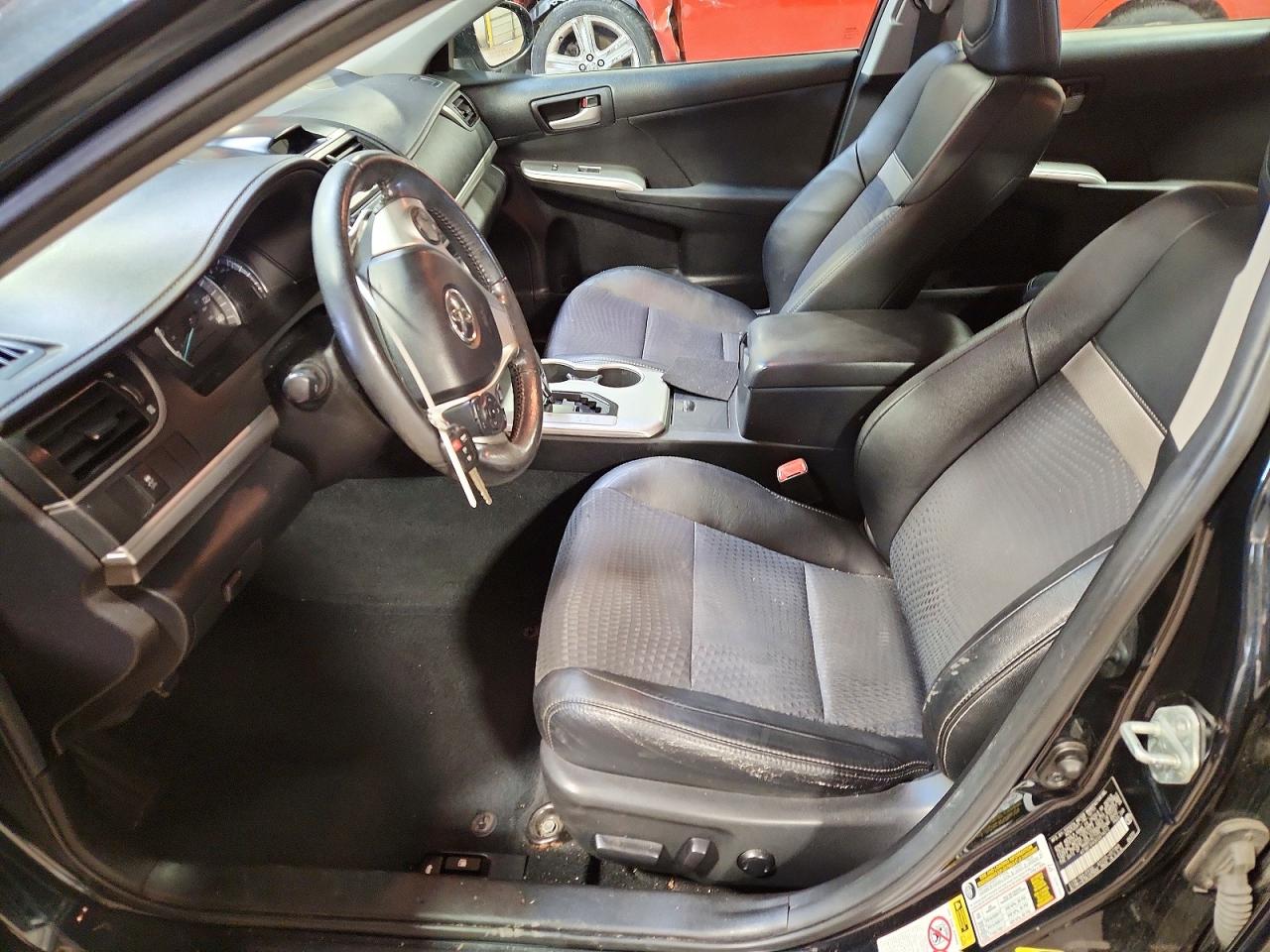 2012 TOYOTA CAMRY SE photo 7