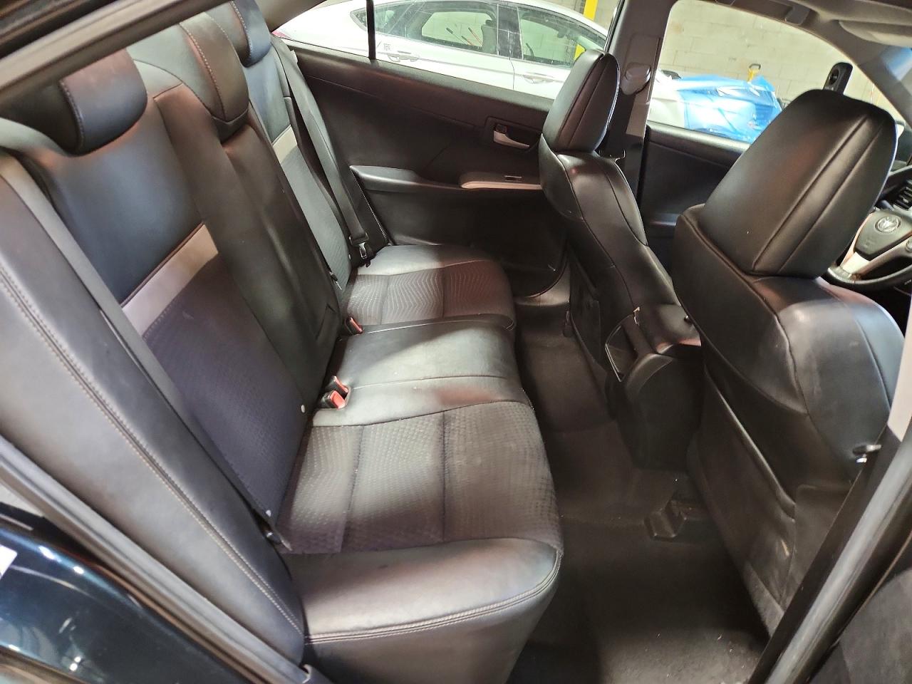 2012 TOYOTA CAMRY SE photo 10