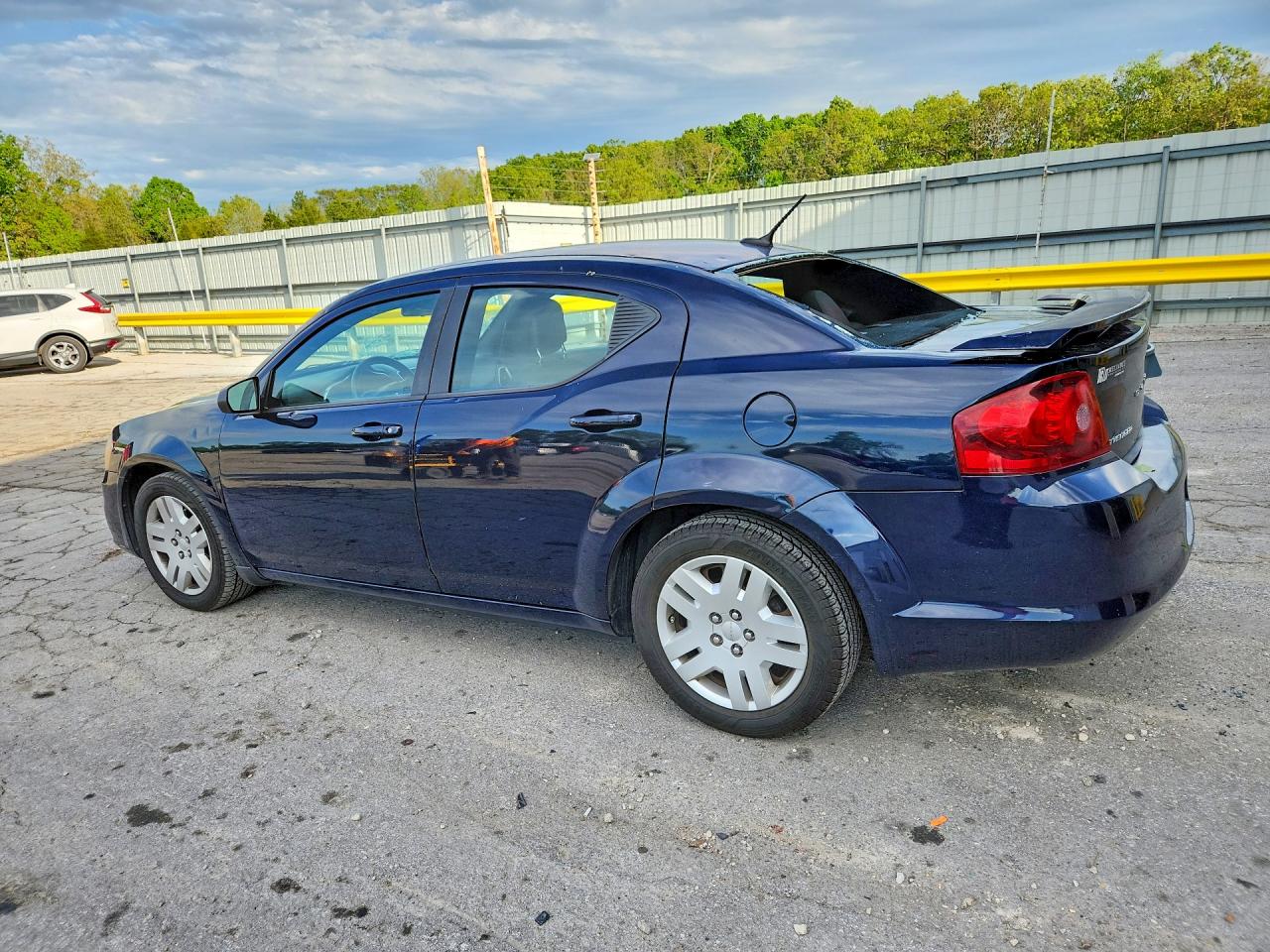 2014 DODGE AVENGER SE photo 2