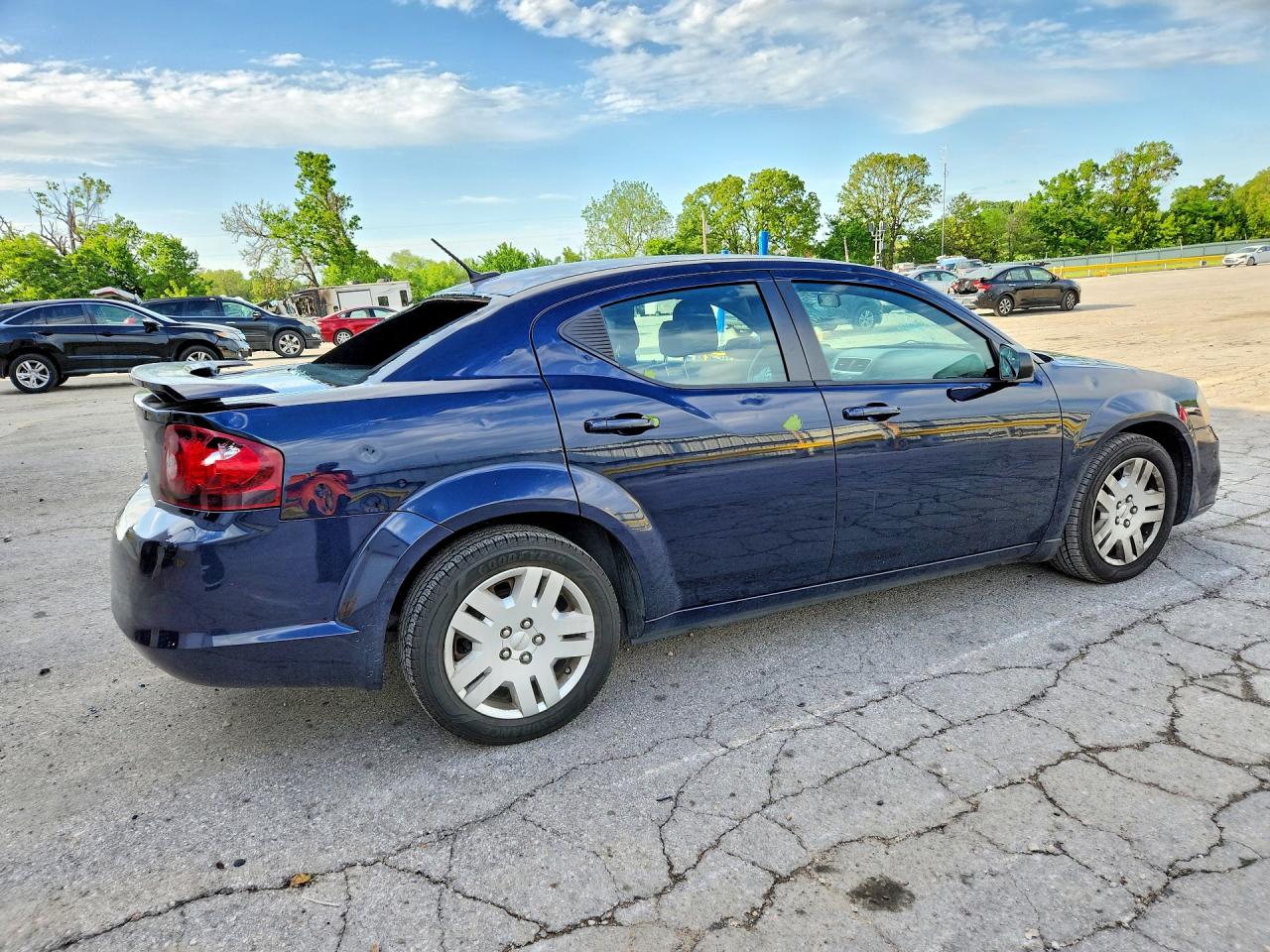 2014 DODGE AVENGER SE photo 3