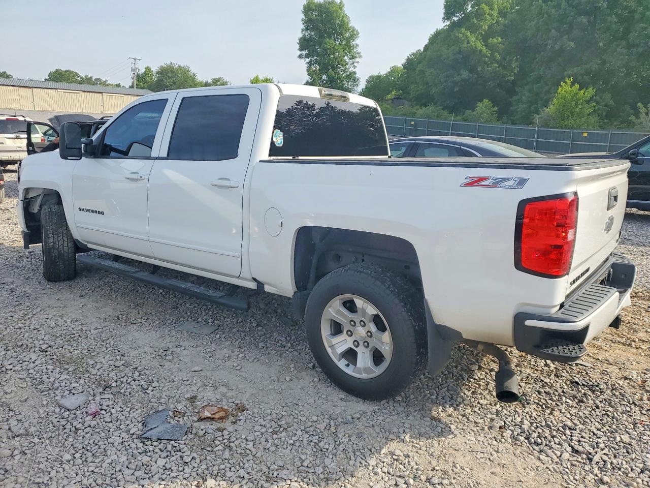 2016 CHEVROLET SILVERADO K1500 LT photo 3